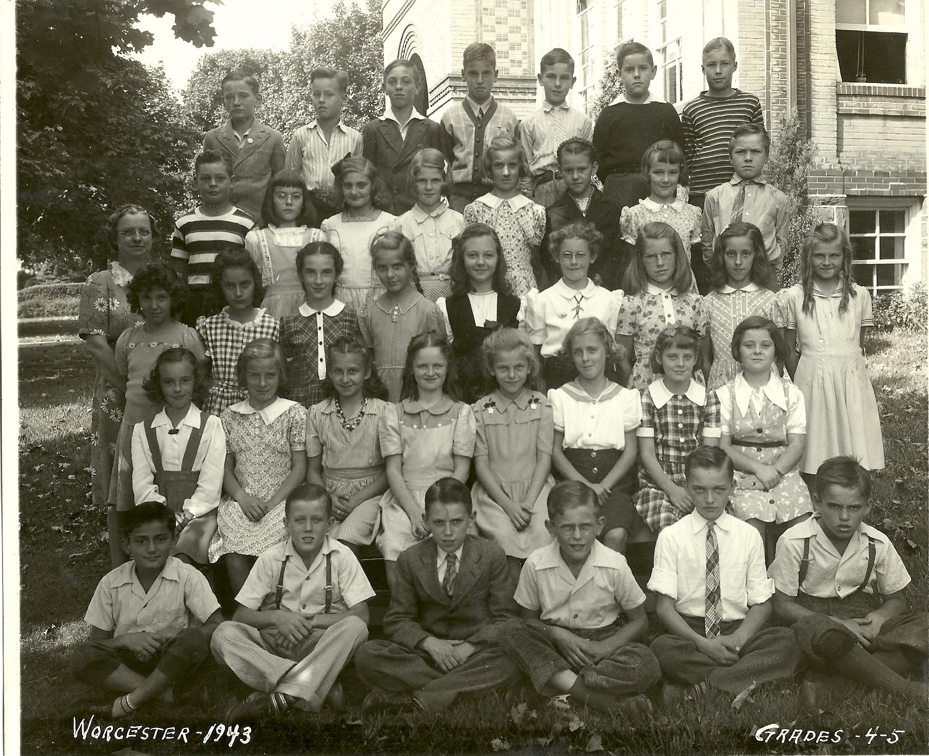 1943 Worcester School 4th-5th Grades