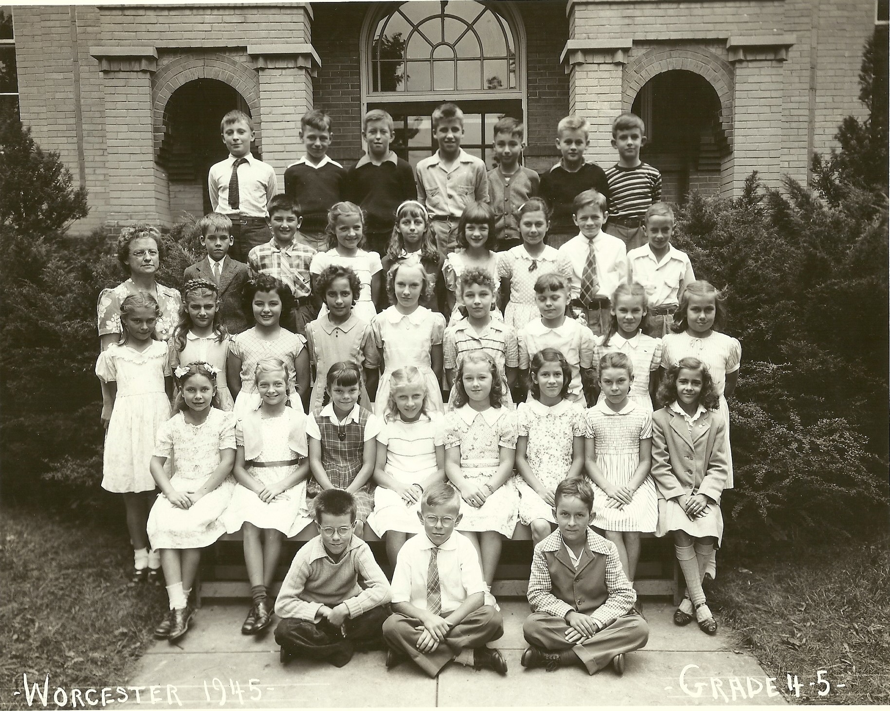1945 Worcester School 4th-5th Grades