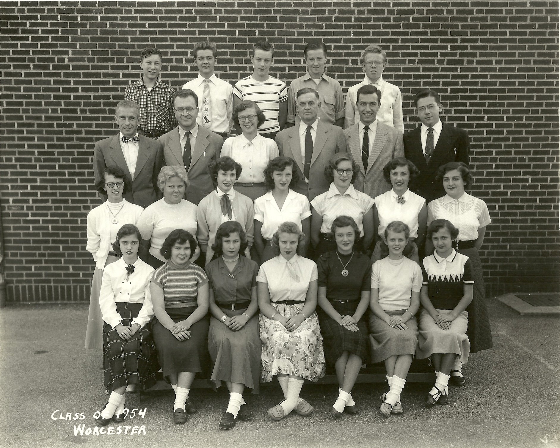1953 Worcester School 9th Grade Class of 1954  TWO classes were graduated in 1953, both 9th and 10th grades